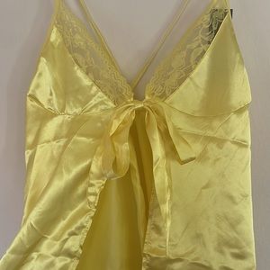 NEW delicate blouse 💛